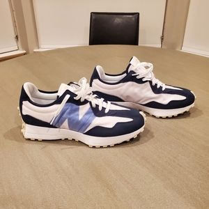 New Balance 327